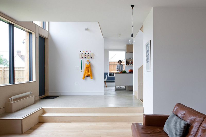 Diseño minimalista en pasillo