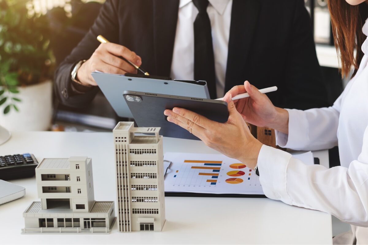bróker inmobiliario